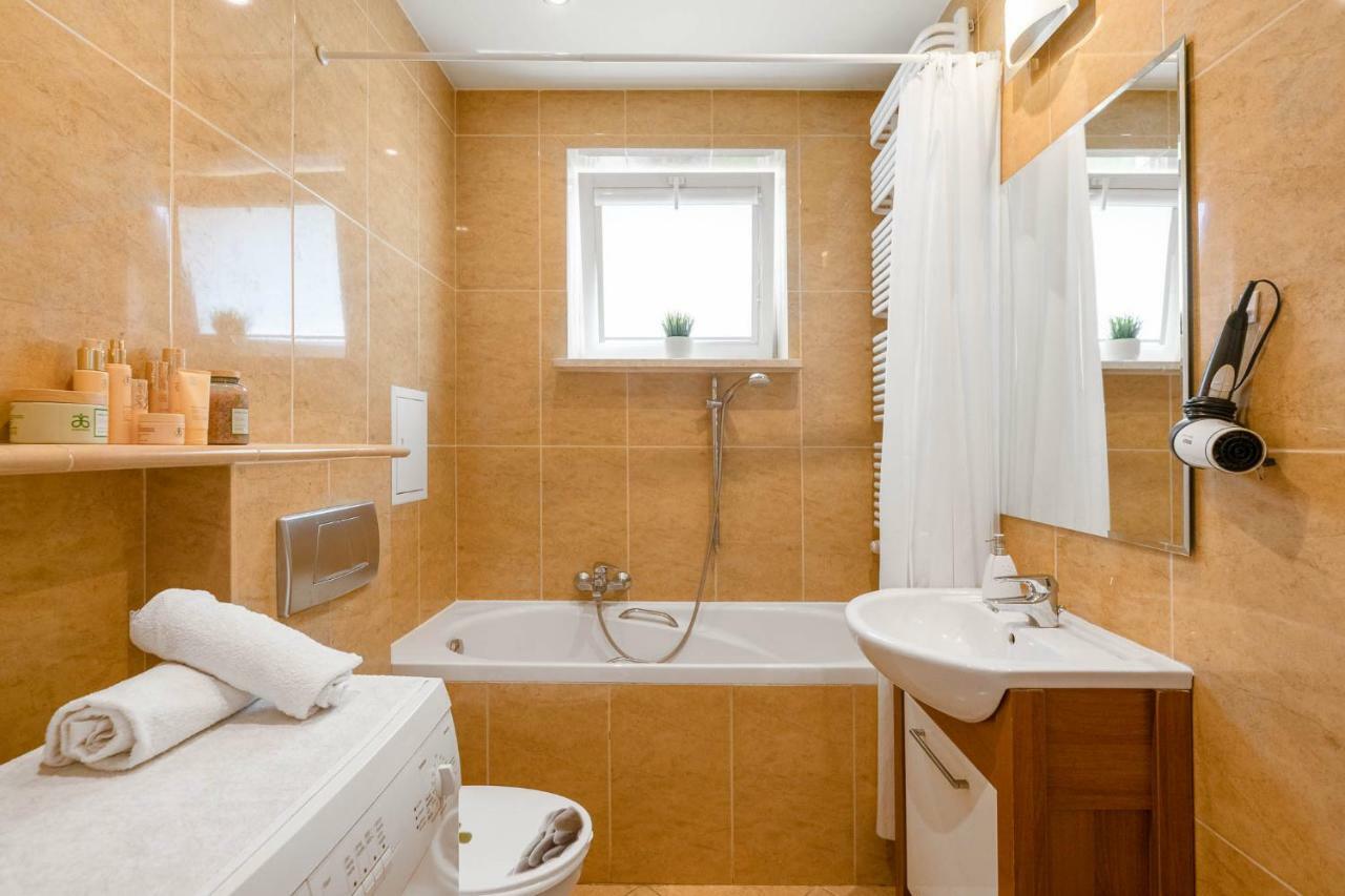 Апартаменты Apartament Goka Like It Варшава Экстерьер фото